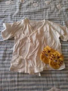 新生児から乳児まで長く着られる肌着　コムサイズム　トラのくつした　セット