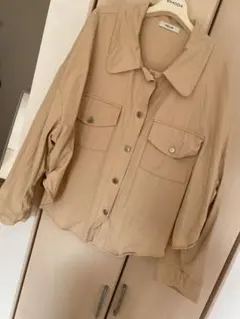 ベージュ コットン100% 長袖シャツ Fサイズ