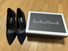 スタッズ パンプス