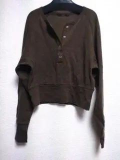 Kastane ブラウン ヘンリーネック 長袖