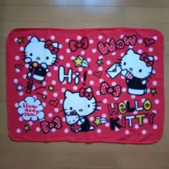 HELLO KITTY（ハローキティ）赤いドット柄の薄軽ブランケット