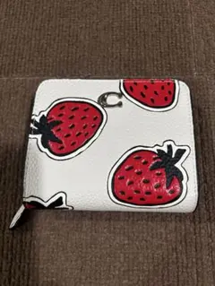 COACH イチゴ柄 二つ折り財布