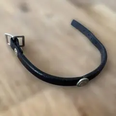 ブラックレザーブレスレット ボタン付き