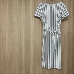 クードシャンス ストライプ柄ウエストリボンワンピース