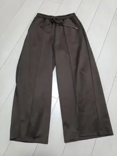 センタープレスパンツ