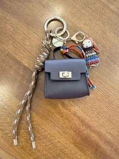 Item thumbnail for item 6140adf3-f9e6-4198-acc4-23f1f5f1844f