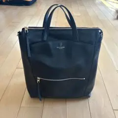 COLE HAAN ブラック レザー　ザ　エッセンシャルバックパック