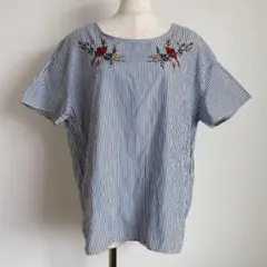 E383 3can4on ワールド 花柄刺繍 ストライプブラウス M ブルー 2のサムネイル