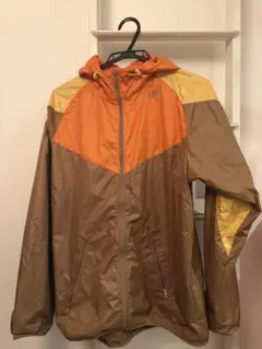 NIKEウィンドブレーカー