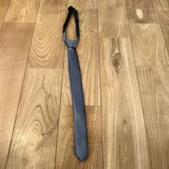 グレー サテン仕上げ スリムタイ
