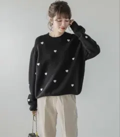 ハートニットトップス ラウンドネック ブラック ハート柄 ハート刺繍