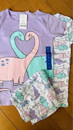 未使用！GAP女の子用126～131cm 恐竜イラストTシャツ2枚&ズボンセット