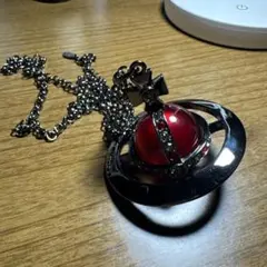 ヴィヴィアンウエストウッド ミディアムオーブネックレス ガンメタ×レッド