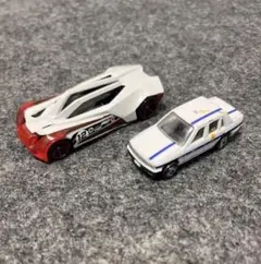 ミニカーセット 白赤スポーツカーと警察車両