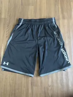 UNDER ARMOUR YXL(160)黒 ハーフパンツ