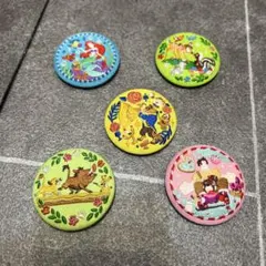 ディズニー刺繍缶バッチ　４つセット