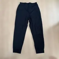 黒 ジョガーパンツ