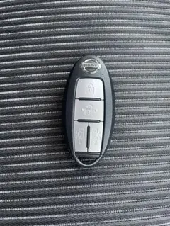 日産　27系 セレナ　パワースライドドア　インテリジェントキーのサムネイル