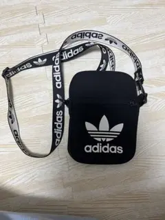 adidas ショルダーバッグ 黒