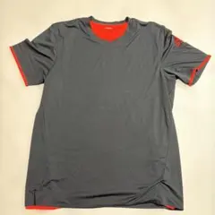 adidas ブラック/オレンジ ショートスリーブTシャツ