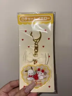 mikko サンリオ　一番くじイエロー アクリルキーホルダー