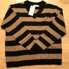 【新品タグ付き】ボーダーVネックニットプルオーバー