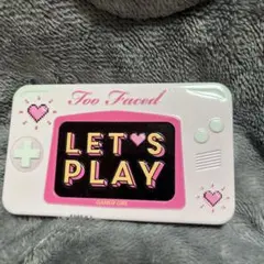 Too Faced LET'S PLAY アイシャドウパレット