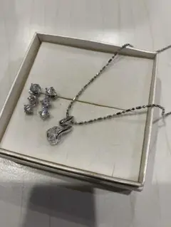 ネックレスとピアスセット