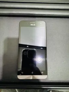 ASUS ZenFone 5インチ ホワイトのサムネイル