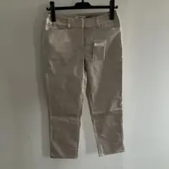 ベージュ　パンツ