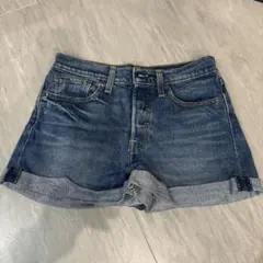 Levi's ダークブルー ショートパンツ