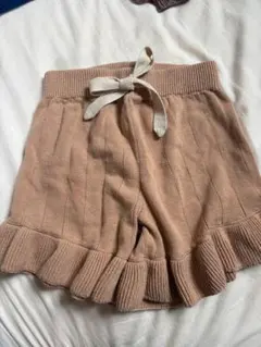MABLI ベージュ フリル裾ショートパンツ