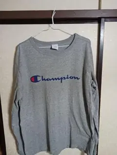チャンピオン　長袖Ｔシャツ