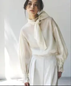 anuans ハイネックシアーボウタイブラウス