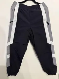 ろ*い様 adidas ストライプ ジョガーパンツ 黒/グレー