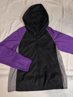 UNIQLO フード付きウィンドブレーカー 黒 紫