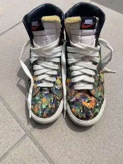 NIKE SB Blazer High Floral スニーカーのサムネイル