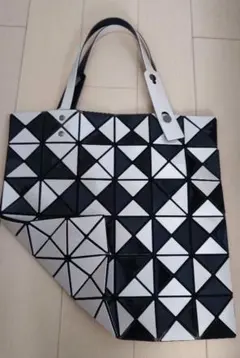 ISSEY MIYAKE　BAOBAO トートバッグのサムネイル