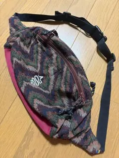 アールディーズ ボディバッグ 総柄 蛇刺繍