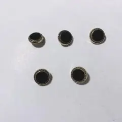 ⑧ 黒い装飾ボタン 5個セット