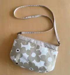 【訳あり】【送料無料】ダブルファスナーのショルダーバッグ