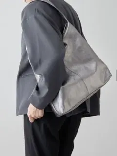 ear PAPILLONNER（イア パピヨネ） ショルダーバッグ（シルバー）