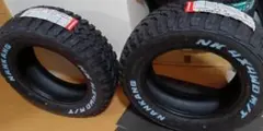 送料含2023年製造未使用2本ナンカンFT-9　215/65R16ホワイトレターのサムネイル
