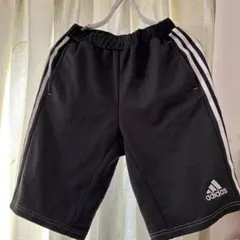 adidas 黒 ハーフパンツ 160