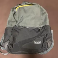 adidas リュック 黒 カーキ 黄色