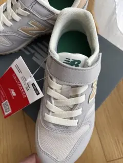 新品未使用⭐︎New Balance 373 キッズスニーカー グレー18.5cm