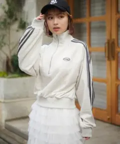 ライトグレー ハイネック スウェット トレーナー