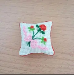 クロスステッチ完成品　ミニピンクッション　花束