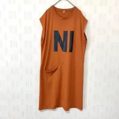【良品✨】ノースリーブワンピース　オレンジ　ビックロゴ　英字　ゆったり　シンプル