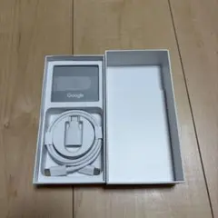 Google Pixel 8の箱と付属品